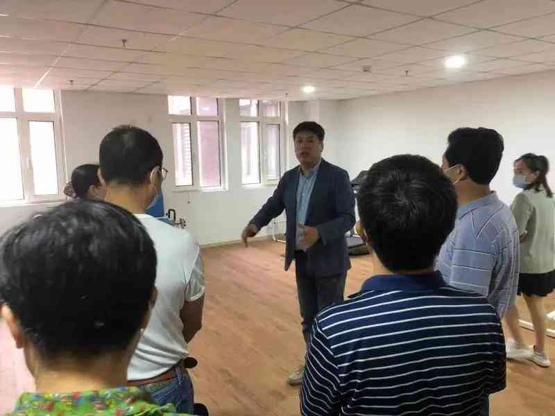 西青區(qū)政協(xié)領導前來西青樂聆智慧為老服務中心調(diào)研指導工